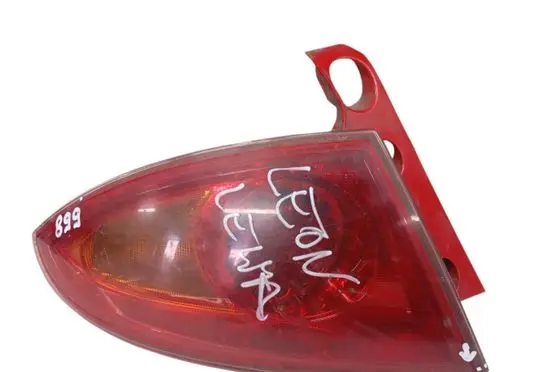 Seat Leon (1P) Rear/tail lights 982051-00