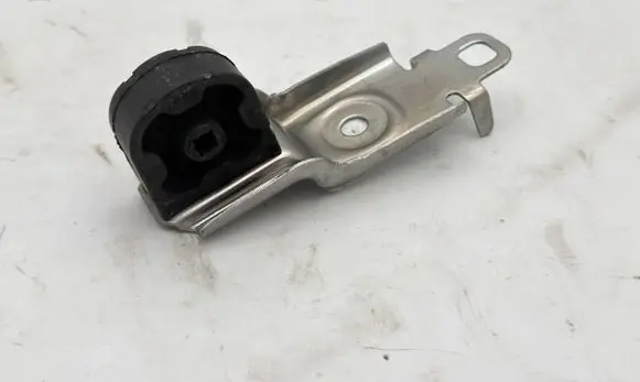 Fiat 500X Muffler mount bracket/holder 51946947 53439785