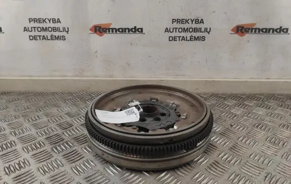 Volkswagen Tiguan Flywheel 05E105266F