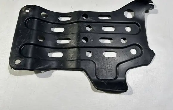 Nissan Titan Engine splash shield/under tray 50842ez00c