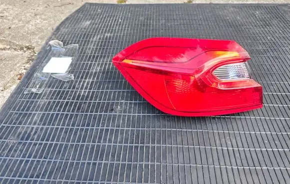 Ford Fiesta Rear/tail lights H1BB13405A H1BB13405B R16102