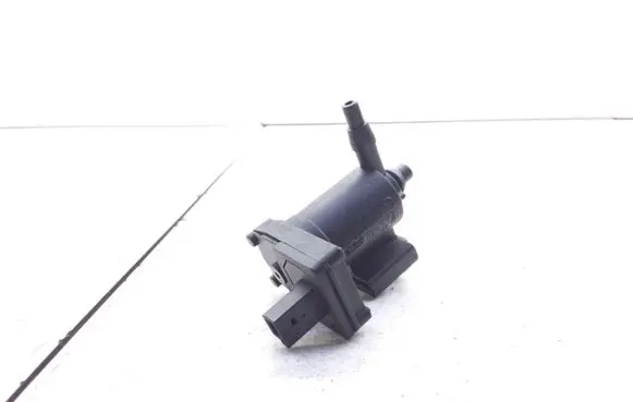 Mercedes-Benz C W203 Brake central valve A2038000178