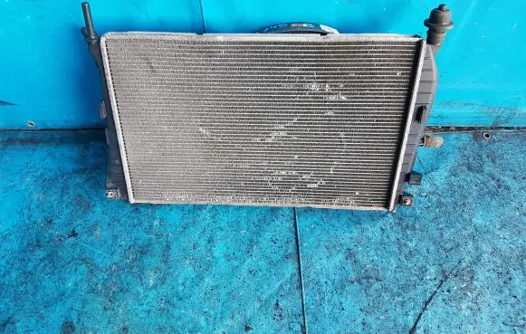 Ford Mondeo Mk III Coolant radiator