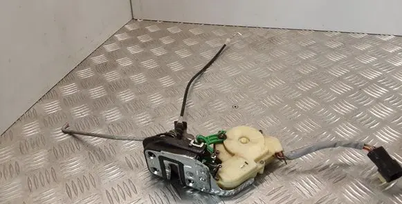 KIA Sorento Front door lock