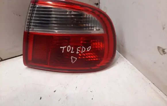 Seat Toledo II (1M) Rear/tail lights 1M5945096B