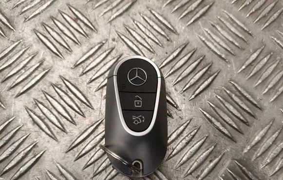 Mercedes-Benz EQE x294 Ignition key/card A2069056505