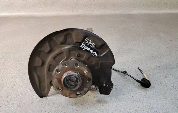 Volkswagen Tiguan Front wheel hub spindle knuckle 5Q0407257C08 5Q0407257C