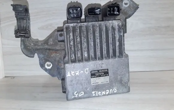 Toyota Avensis T250 Fuel injection control unit/module 1310001371 8987120070