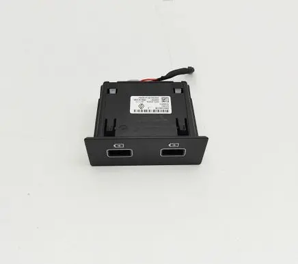 Renault Arkana AUX in-socket connector 280230033R