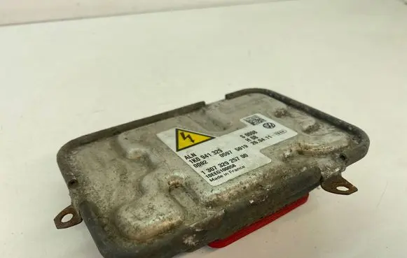 Volkswagen PASSAT CC Headlight ballast module Xenon 1K0941329 05975019 130732925700