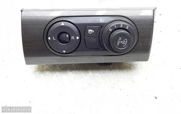 Wing mirror switch