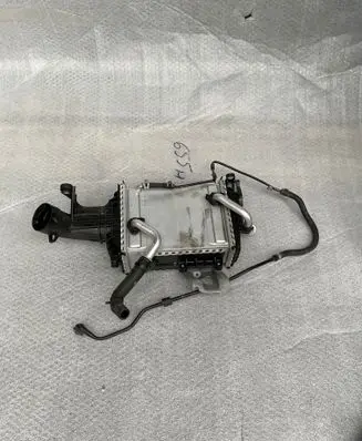 Mercedes-Benz E W213 Intercooler radiator A6560103502 A6560903800 421971A14