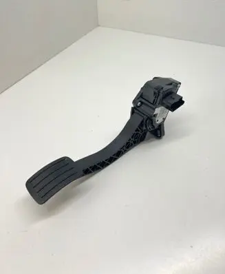 Peugeot 3008 II Accelerator throttle pedal 9836042080 8066671 028075500G