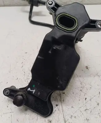 Mercedes-Benz C AMG W205 Oil breather separator 72370036