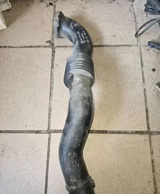 Renault Trafic II (X83) Air intake duct part 8200865653 93861963 58586