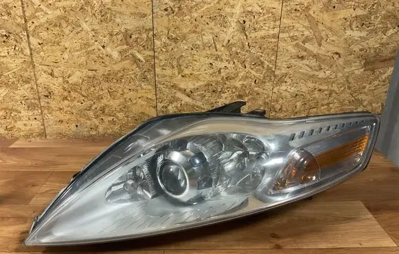 Ford Mondeo MK IV Headlight/headlamp 7S7113K060CC BS7113D155AF
