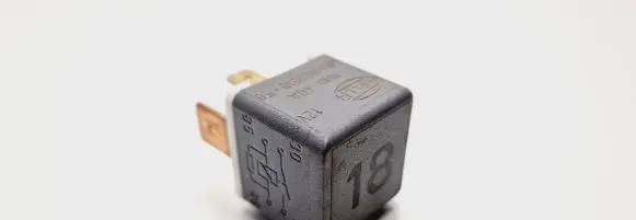 Volkswagen Golf III Other relay 191937503