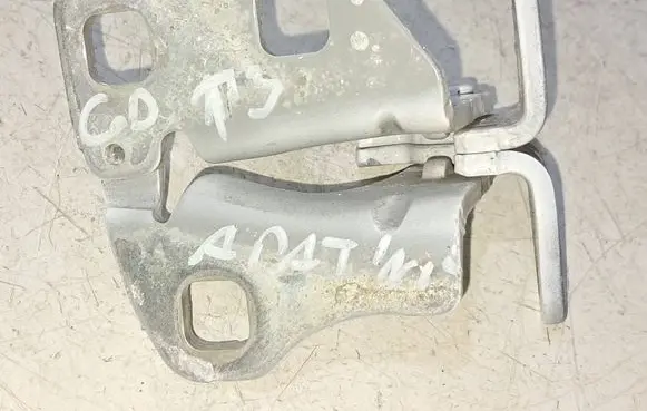 Tesla Model 3 Rear door lower hinge 86112