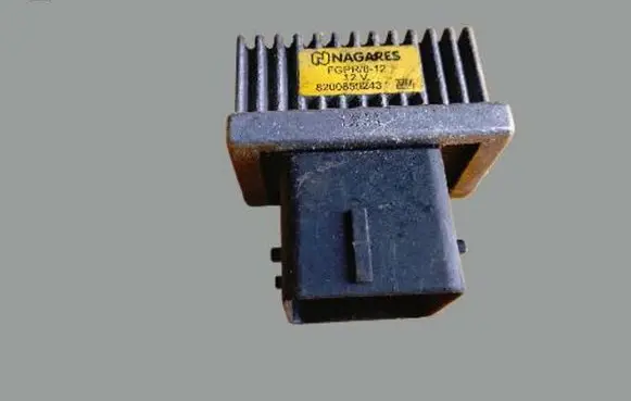 Renault Master III Glow plug pre-heat relay 8200859243