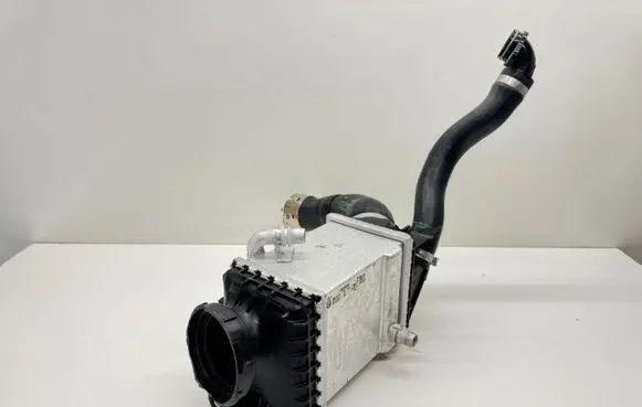 BMW 8 G15 Intercooler radiator 8660689