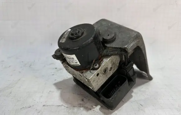 Volvo V70 ABS Pump 86195338