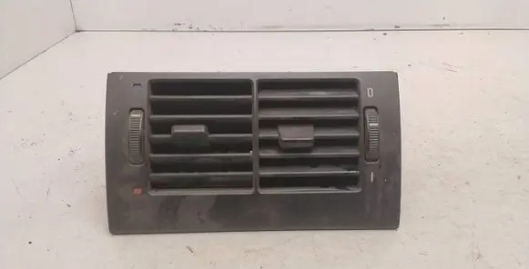 Rear air vent grill