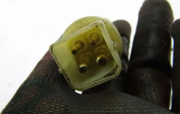 Volkswagen PASSAT B5.5 Brake pedal sensor switch 4A0945515A