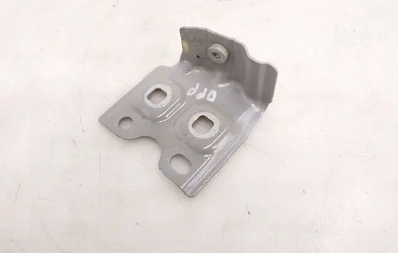 Mercedes-Benz CLA C118 X118 Fender mounting bracket A1778802200