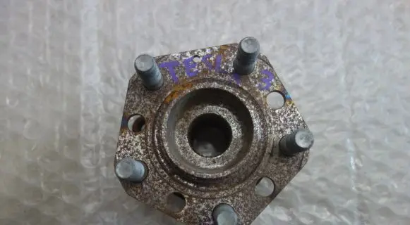 Tesla Model 3 Stub axle 8WK4116 500DVW40