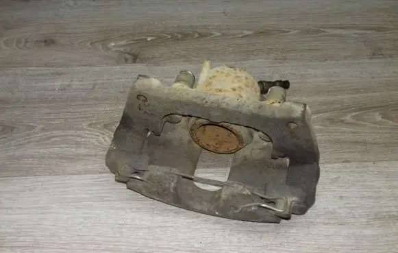 Volvo XC70 Front brake caliper