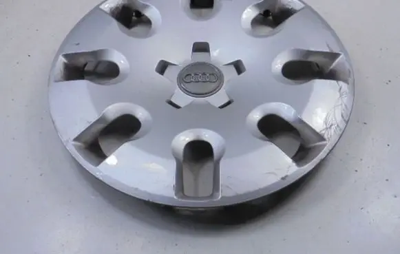 Audi A1 Original wheel cap 8X0601147