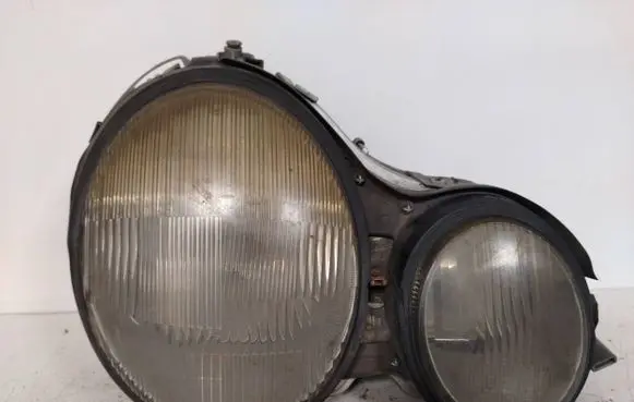 Mercedes-Benz E W210 Headlight/headlamp 40285201