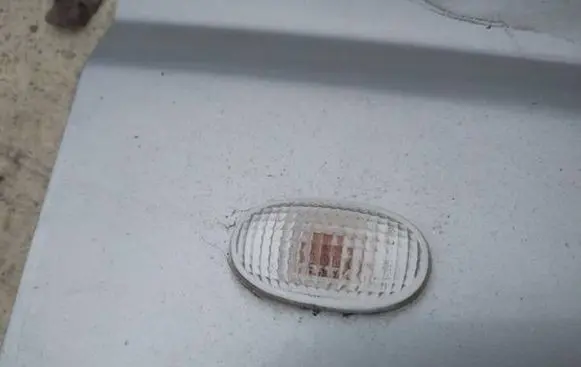 Chevrolet Aveo Front fender indicator light
