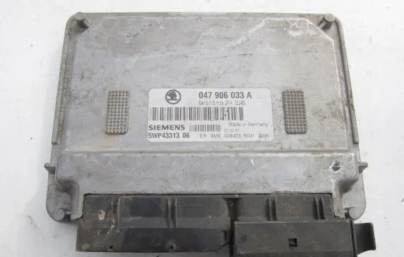 Skoda Fabia Mk2 (5J) Engine control unit/module 5WP4331306 047906033A