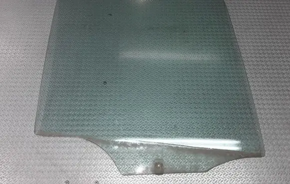 Mercedes-Benz ML W163 Rear door window glass