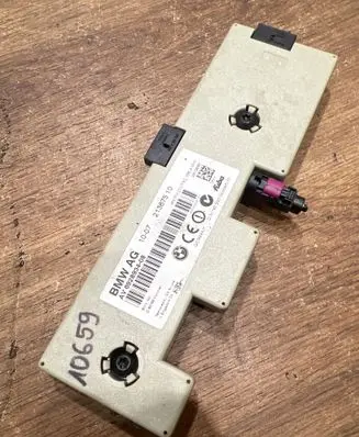 BMW 3 E90 E91 Aerial antenna amplifier 6928934
