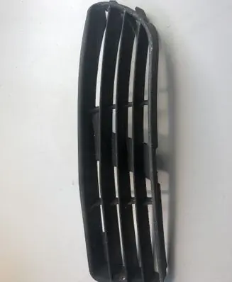 Audi A4 S4 B5 8D Front bumper lower grill 8D0807345