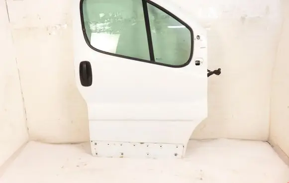 Opel Vivaro Front door 