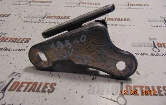 Mercedes-Benz B W245 Front door upper hinge