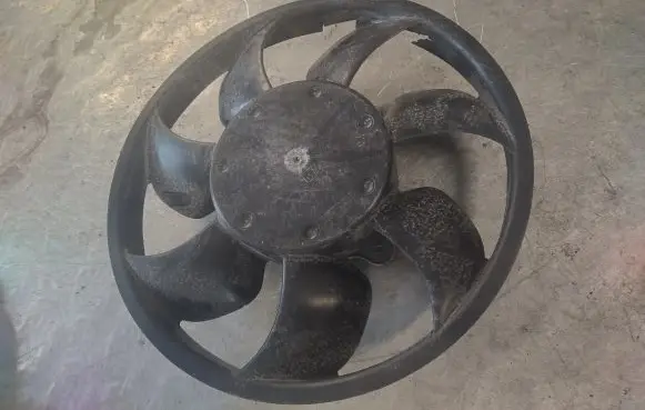 Renault Trafic III (X82) Electric radiator cooling fan