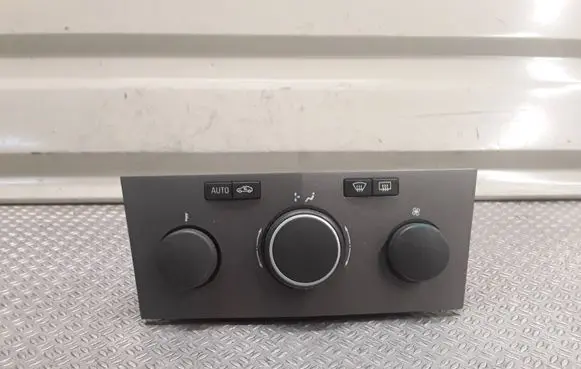 Opel Zafira B Climate control unit 13245114