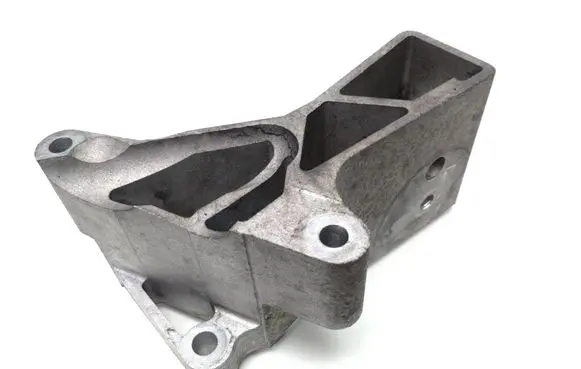 Volvo XC90 Engine mounting bracket 30741576