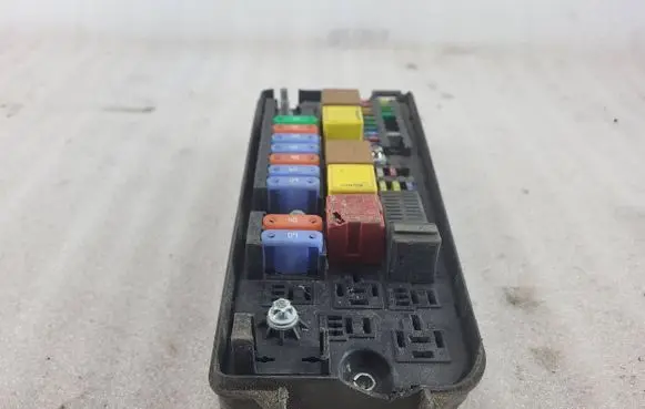 Opel Signum Fuse module 13144709 00205926 519066021