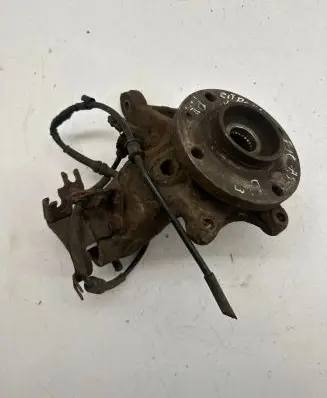 Citroen Xsara Picasso Front wheel hub