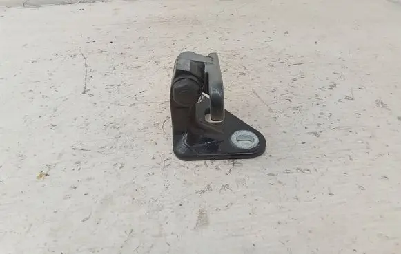 Mercedes-Benz E W211 Front door upper hinge