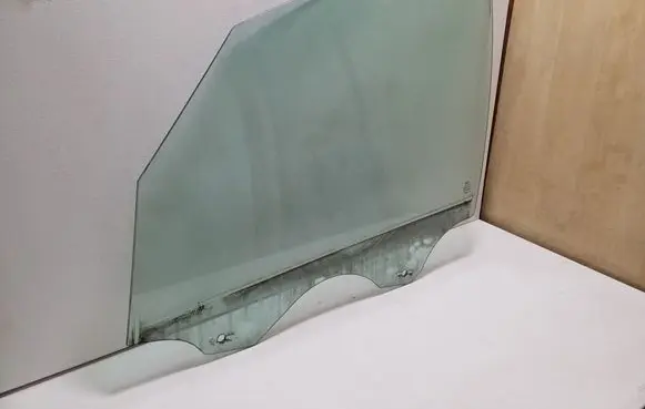 Ford Galaxy Front door window glass four-door EM2BU21411A