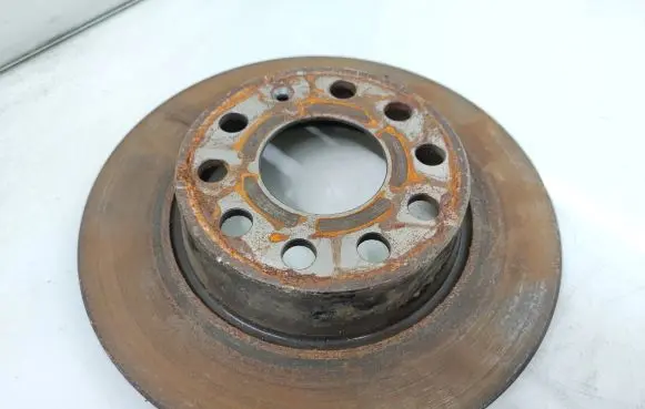 Volkswagen Golf VI Rear brake disc