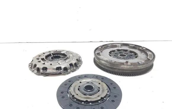 BMW 3 E90 E91 Clutch set kit 7577479 21217577479 7614326