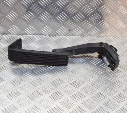 Mercedes-Benz SL R129 Accelerator throttle pedal A1293010382 1293010382