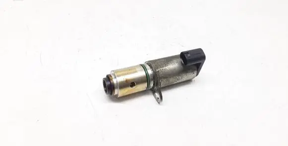 Volvo V70 Camshaft vanos timing valve 31216221